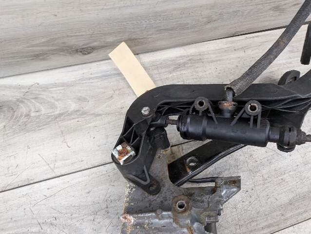 1996 - 2003 BMW Z3 E36 MANUAL Gas Pedal Clutch Brake Assembly 1158659 M54B25O0