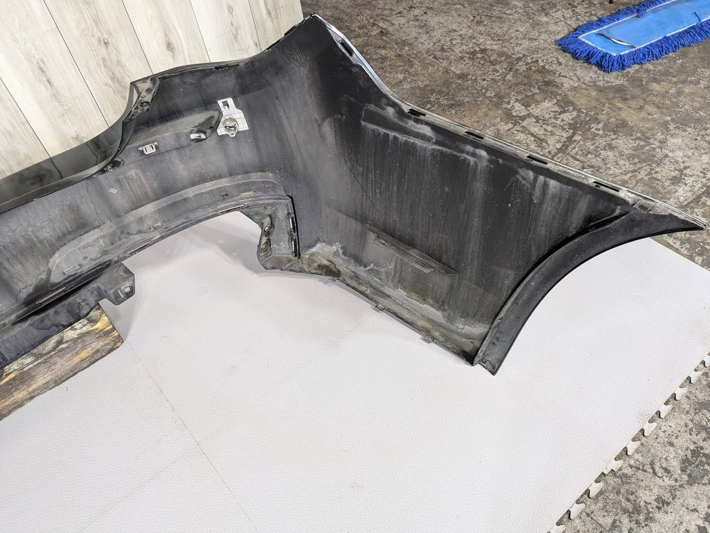 NOTE* 09-15 OEM BMW F01 F02 740 750 Rear Bumper M SPORT Cover w/ PDC Black Black Black Sapphire Metallic (475)