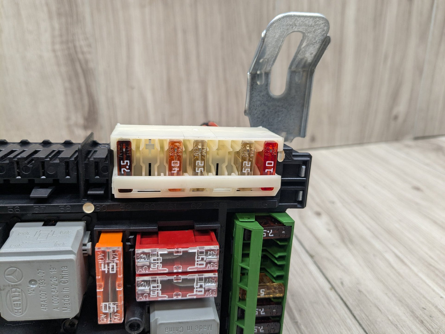 OEM Mercedes W207 W212 E350 E550 Rear SAM Trunk Signal Control w/ Fuse Box