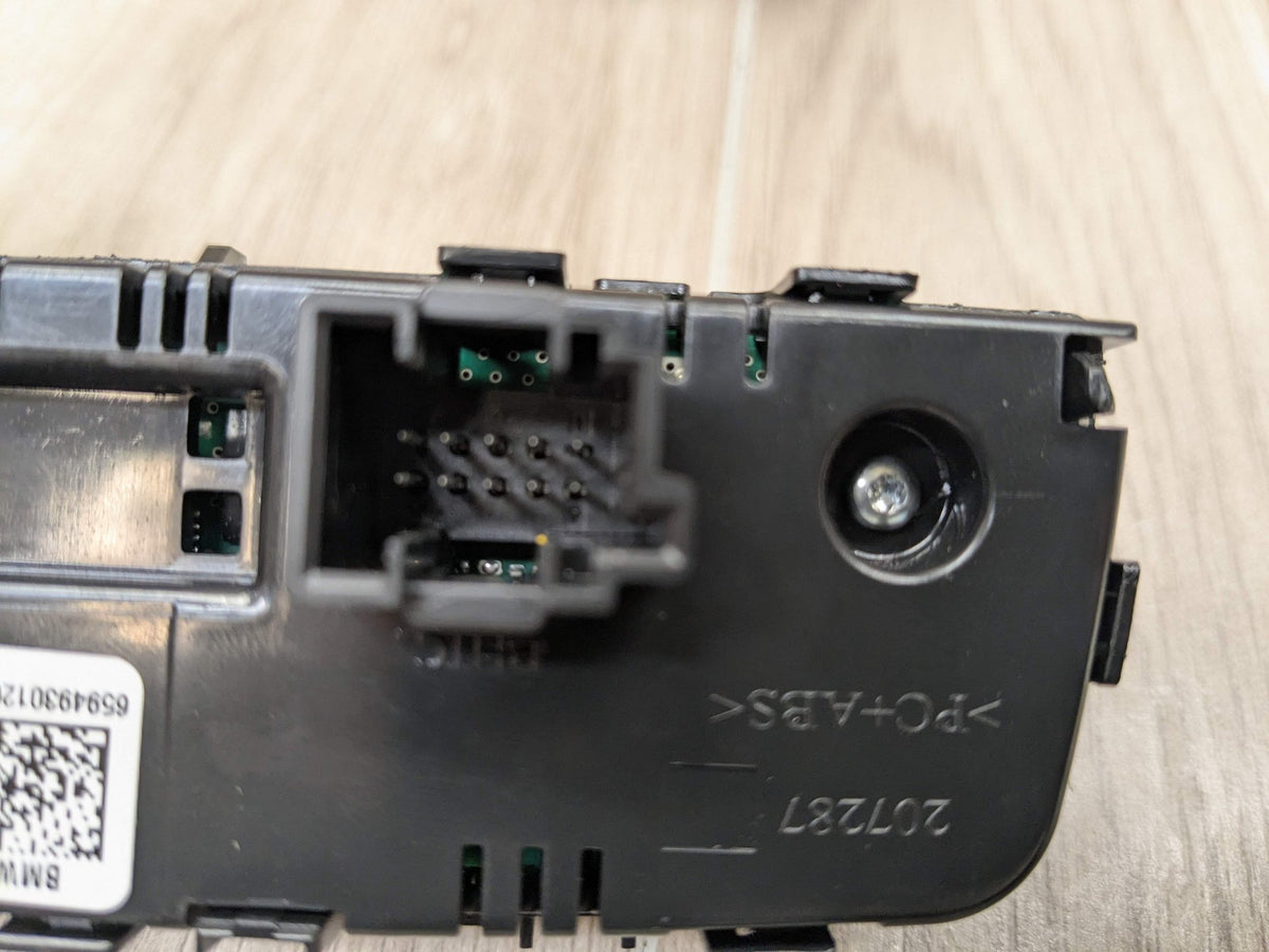 OEM BMW G20 G22 G23 G26 G80 G82 G83 Rear AC Air Climate Control Switch Module