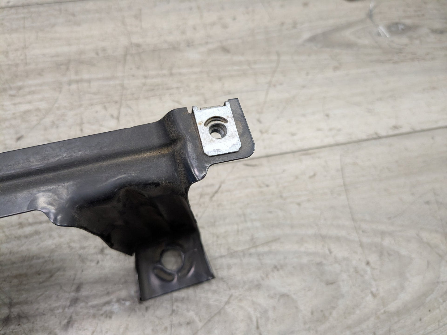 OEM BMW F15 F16 F85 F86 X5 X6 Front Left Driver Fender Mount Support Brackets
