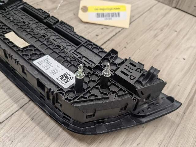 17-20 OEM BMW F90 G30 530 540 M550 AC Climate Control Panel Radio Media Buttons