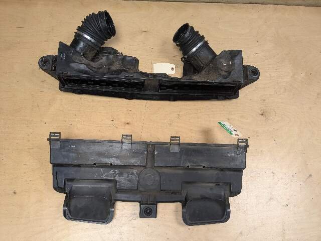 10-14 OEM BMW E70 E71 X5M X6M Engine S63 Air Intake Muffler Filter Box Housing