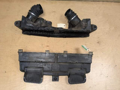 10-14 OEM BMW E70 E71 X5M X6M Engine S63 Air Intake Muffler Filter Box Housing
