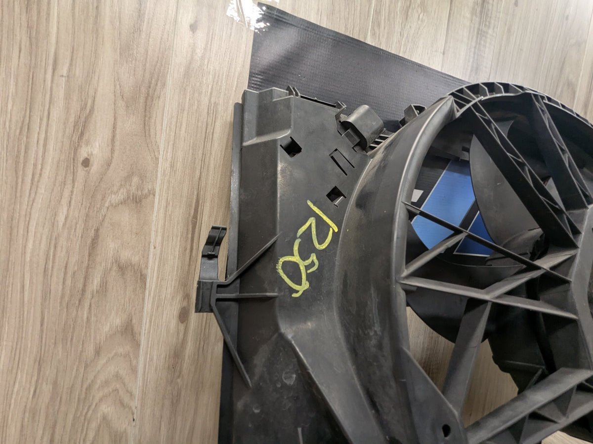 07-13 OEM BMW E82 E88 E90 E92 E93 N52 Radiator Cooling Auxiliary Fan 600W