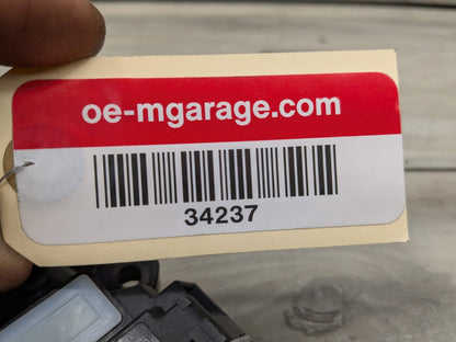 2021 BMW M340i G20 Rear Left Driver Door Window Glass Regulator Motor 8498863 OEM BMW G20 G80 M3 330 M340 REAR Left Driver Side Door Window Regulator Motor