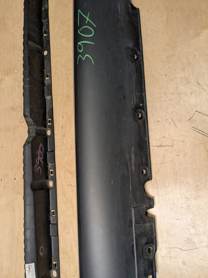 OEM BMW F16 F86 X6 X6M Right Passenger Side Skirt Rocker Panel Molding w Bracket