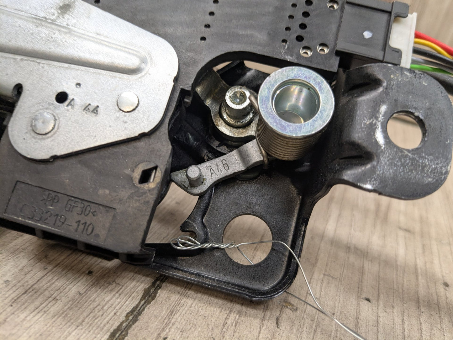 2020 BMW 740i G12 Liftgate Trunk Lid Liftgate Lock Latch Actuators SET 7441014 OEM BMW F90 F97 G01 G12 G22 G30 X3 M5 Trunk Lid Actuator Latch Lock System SET