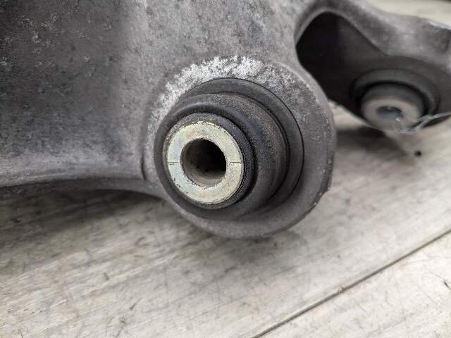 2017 - 2023 BMW M550i G30 Rear Right Passenger Spindle Knuckle w/ Bearing 6866338 N63B44O2