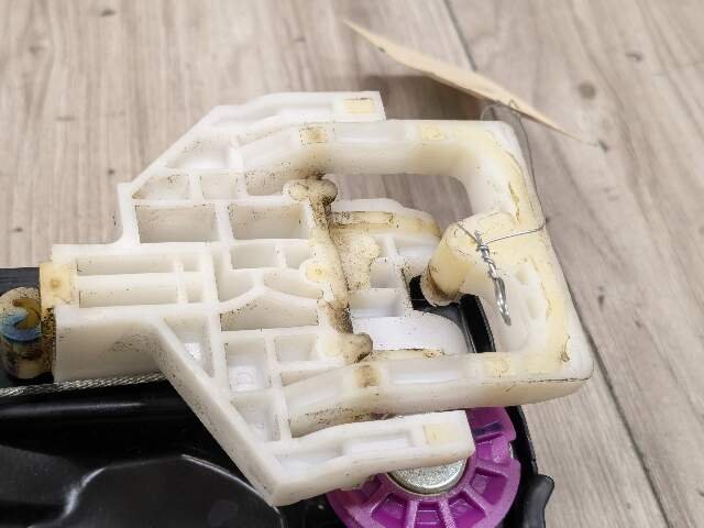 16-22 OEM BMW F48 X1 Rear Right Passenger Side Door Window Regulator Motor