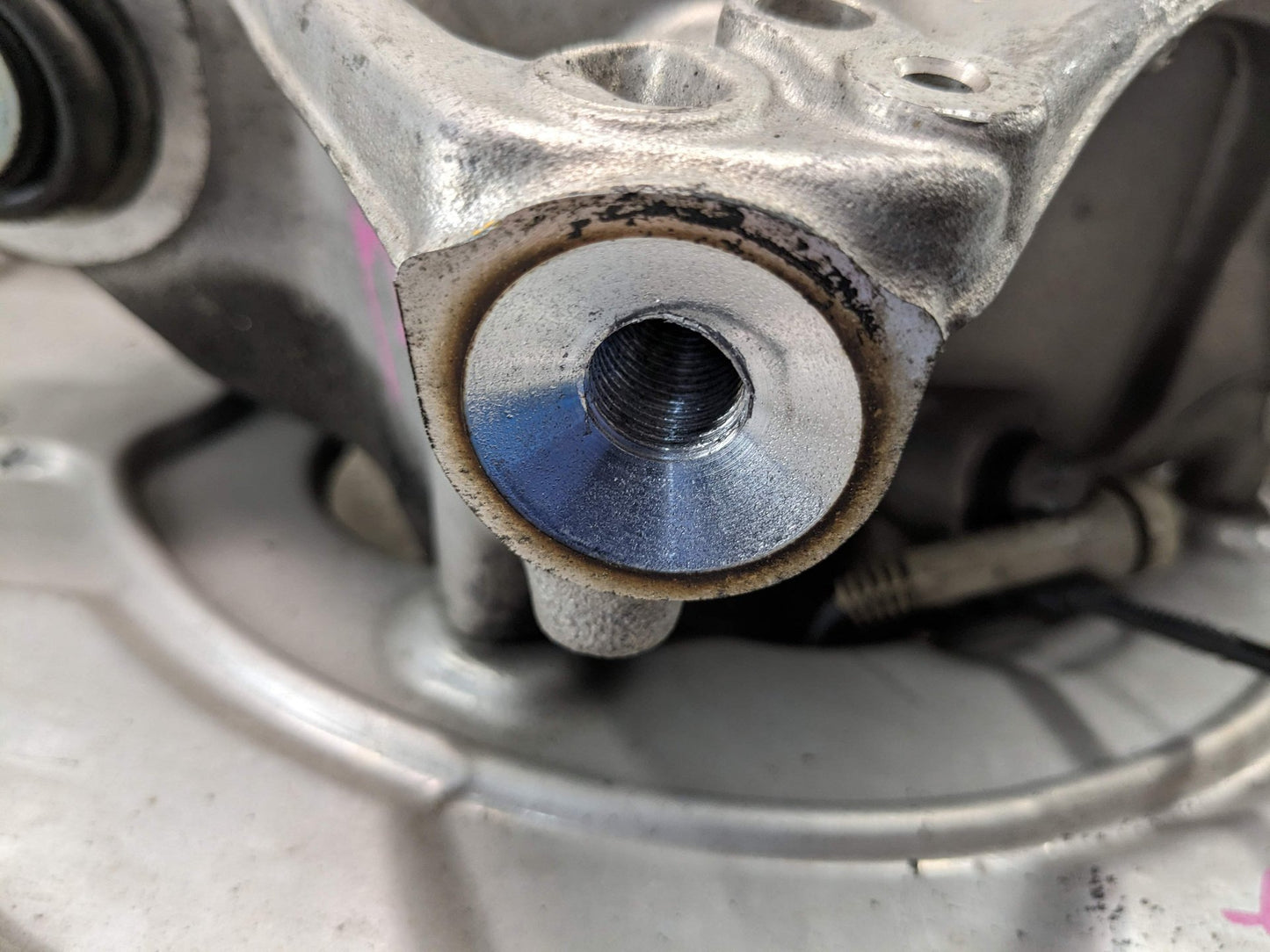 2018 BMW 540i G30 Rear Right Passenger Spindle Knuckle w/ Bearing 6866638 17-23 OEM BMW G30 530 540 M5550 REAR Right Passenger Hub Knuckle Bearing Carrier