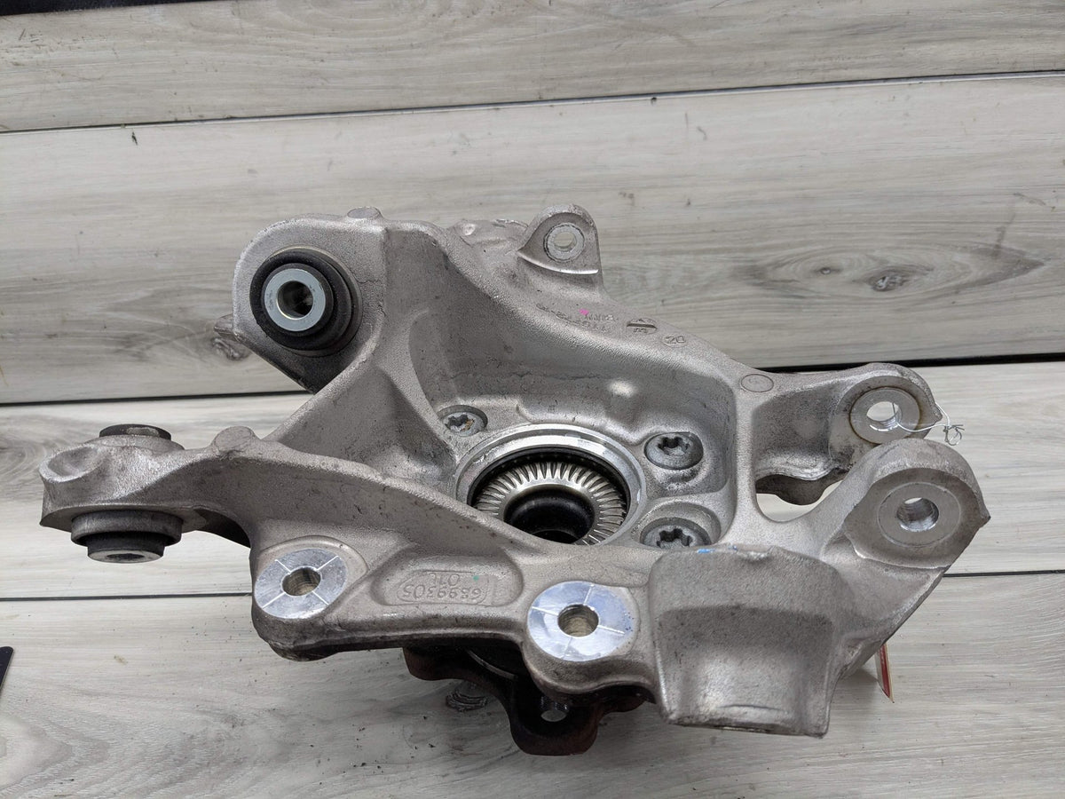 2021 BMW M340i G20 Rear Left Driver Spindle Knuckle w/ Bearing 6899305 19-25 OEM BMW G20 330 M340 REAR Left Driver Knuckle Wheel Hub Spindle Bearing