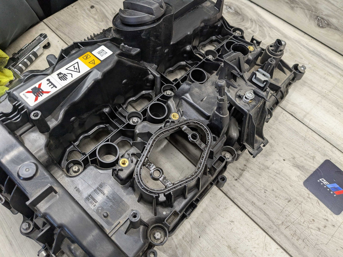 OEM BMW F39 F44 F48 G01 G20 G22 G23 G30 Engine B46 B48 Cylinder Head Valve Cover