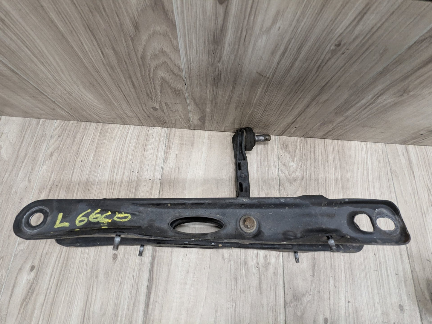 2018 BMW M550i G30 Rear Left Driver Control Arms SET 6861125 OEM BMW G11 G12 G14 G15 G16 G30 Rear Left Driver Upper Lower Control Arm SET
