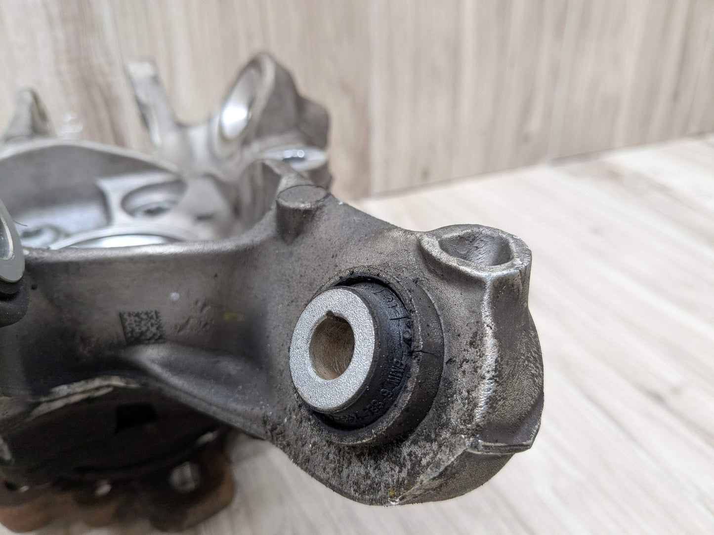 2021 BMW M340i G20 Rear Left Driver Spindle Knuckle w/ Bearing 6898479 19-25 OEM BMW G20 330 M340 REAR Left Driver Knuckle Wheel Hub Spindle Bearing