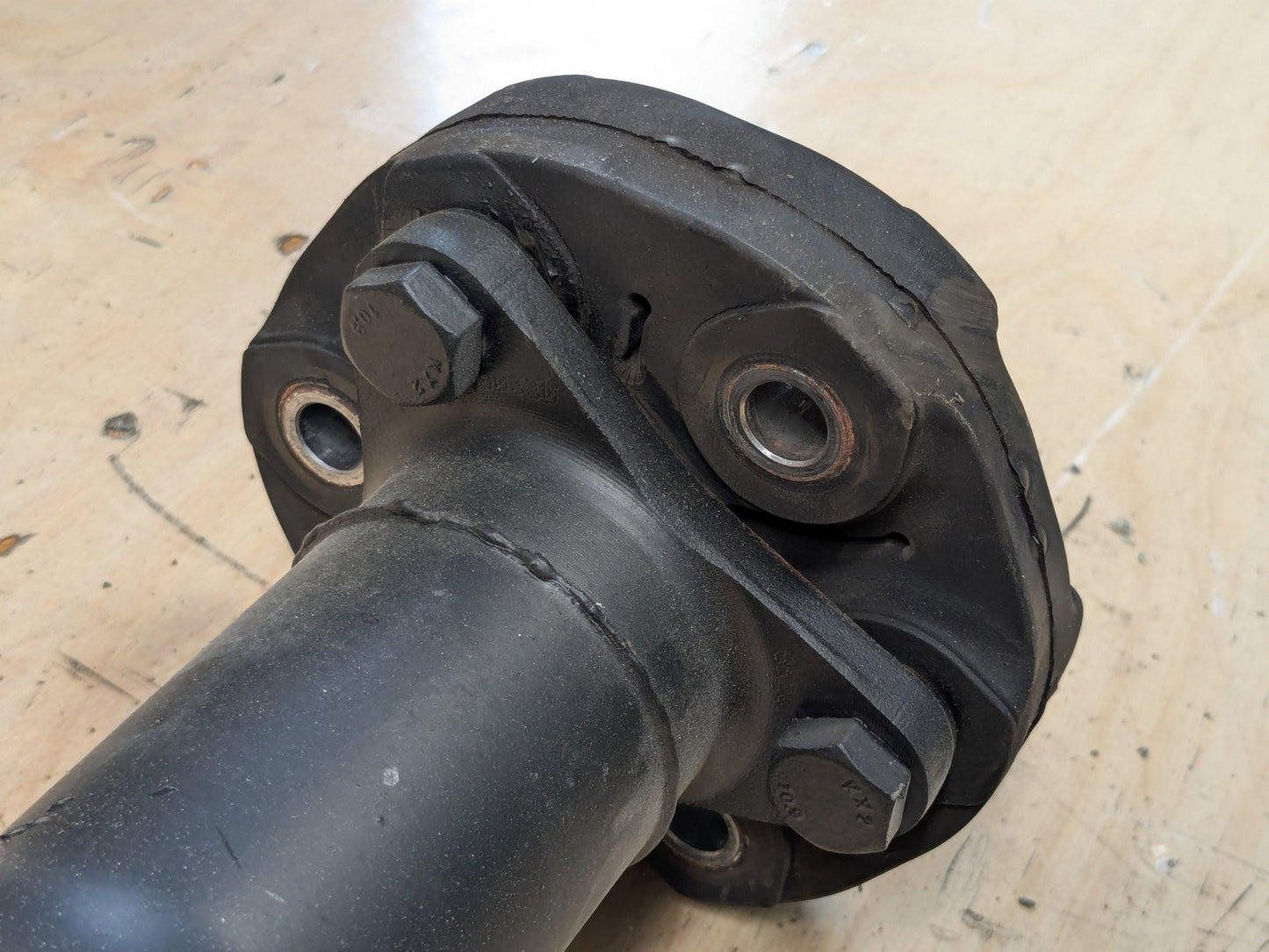 18-20 OEM BMW G30 M550 AWD Rear Drive Shaft Driveshaft Propeller