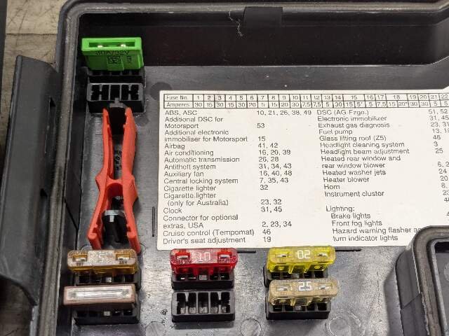 1996 - 2003 BMW Z3 E36 Front Power Distribution Fuse Box 1387590 M54B25O0