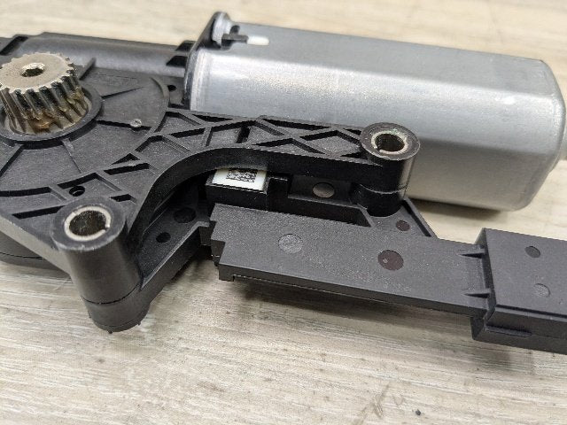 20-24 OEM BMW F44 228 M235 Sunroof Window Glass Panel Panoramic Roof Motor
