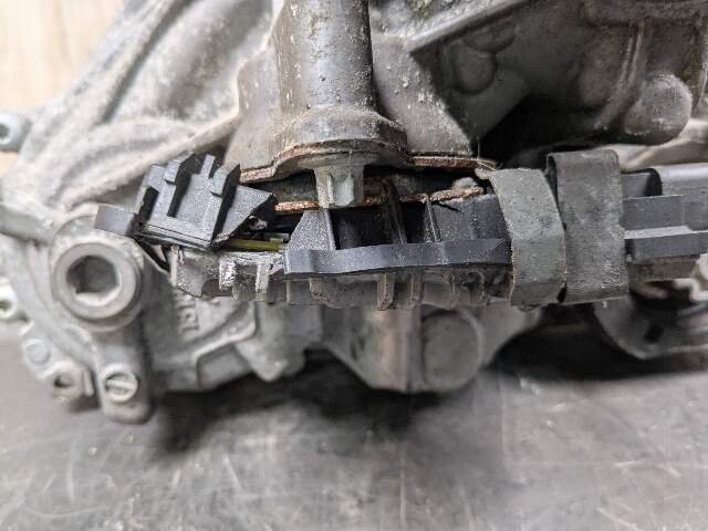 2020 - 2024 BMW X3 F97 Transmission Transfer Case 8747766 S58
