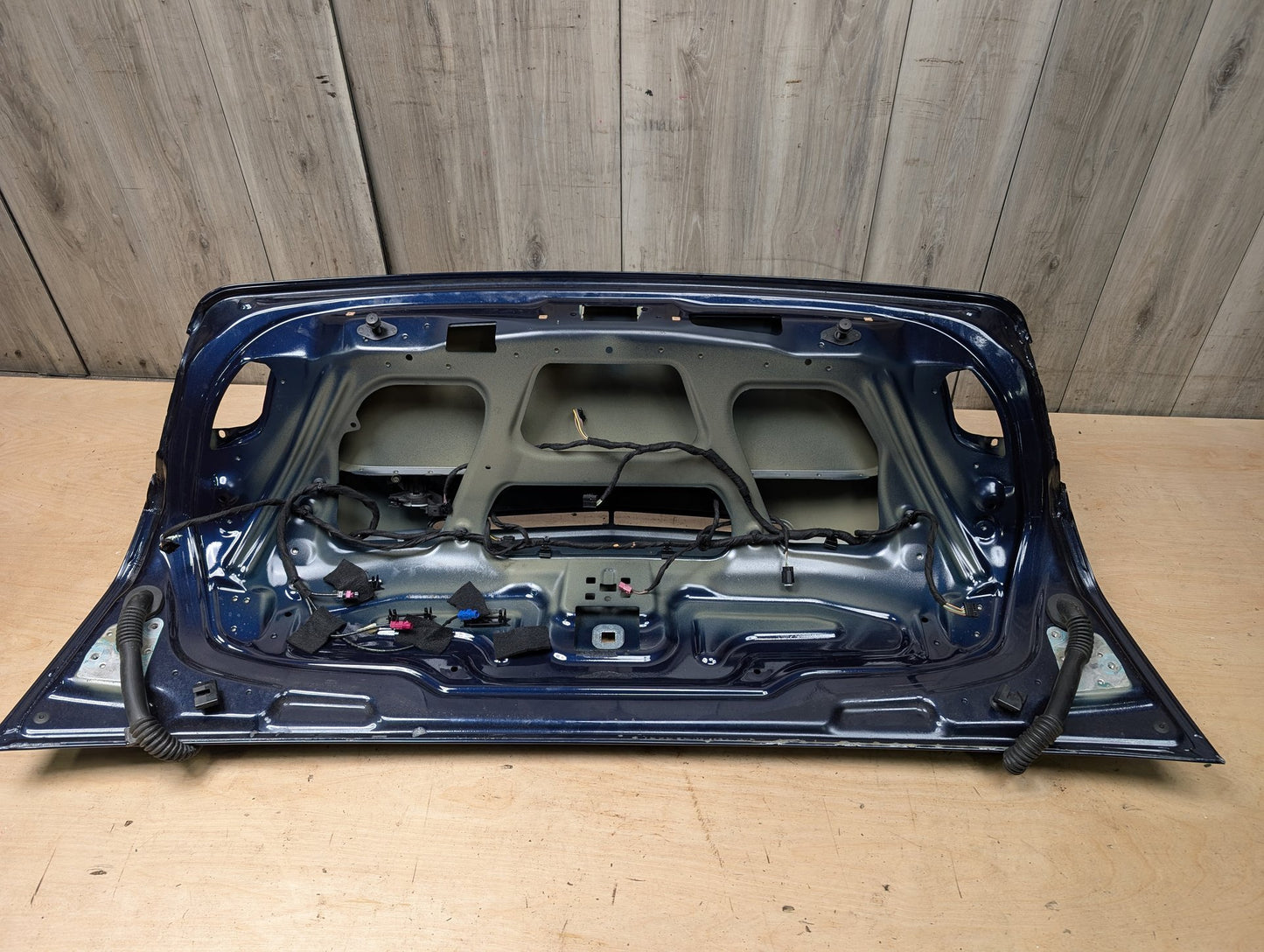 11-17 OEM Mercedes A207 C07 W207 E350 E400 E550 Trunk Lid Panel Deck Shell Blue Blue 890