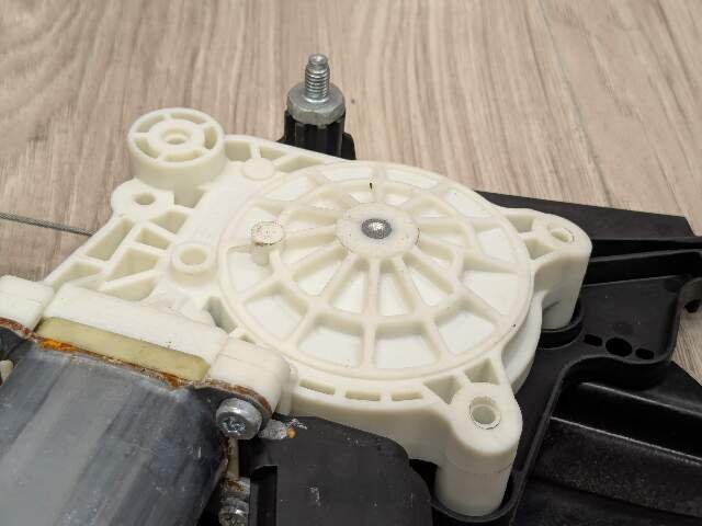 11-18 OEM BMW F25 X3 Front Right Passenger Door Window Regulator Motor
