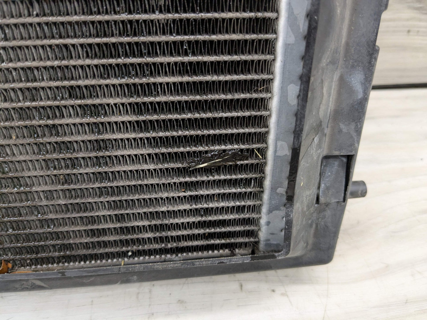 2016 BMW 750i G12 Left or Right Secondary Auxiliary radiator 8619383 16-21 OEM BMW F90 G12 G14 G30 M5 Secondary Auxiliary Coolant Remote Radiator