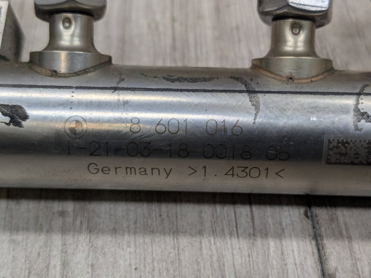 PRE-LCI OEM BMW G12 750 G30 M550 Engine N63R Right Fuel Injector Rail Lines 5-8