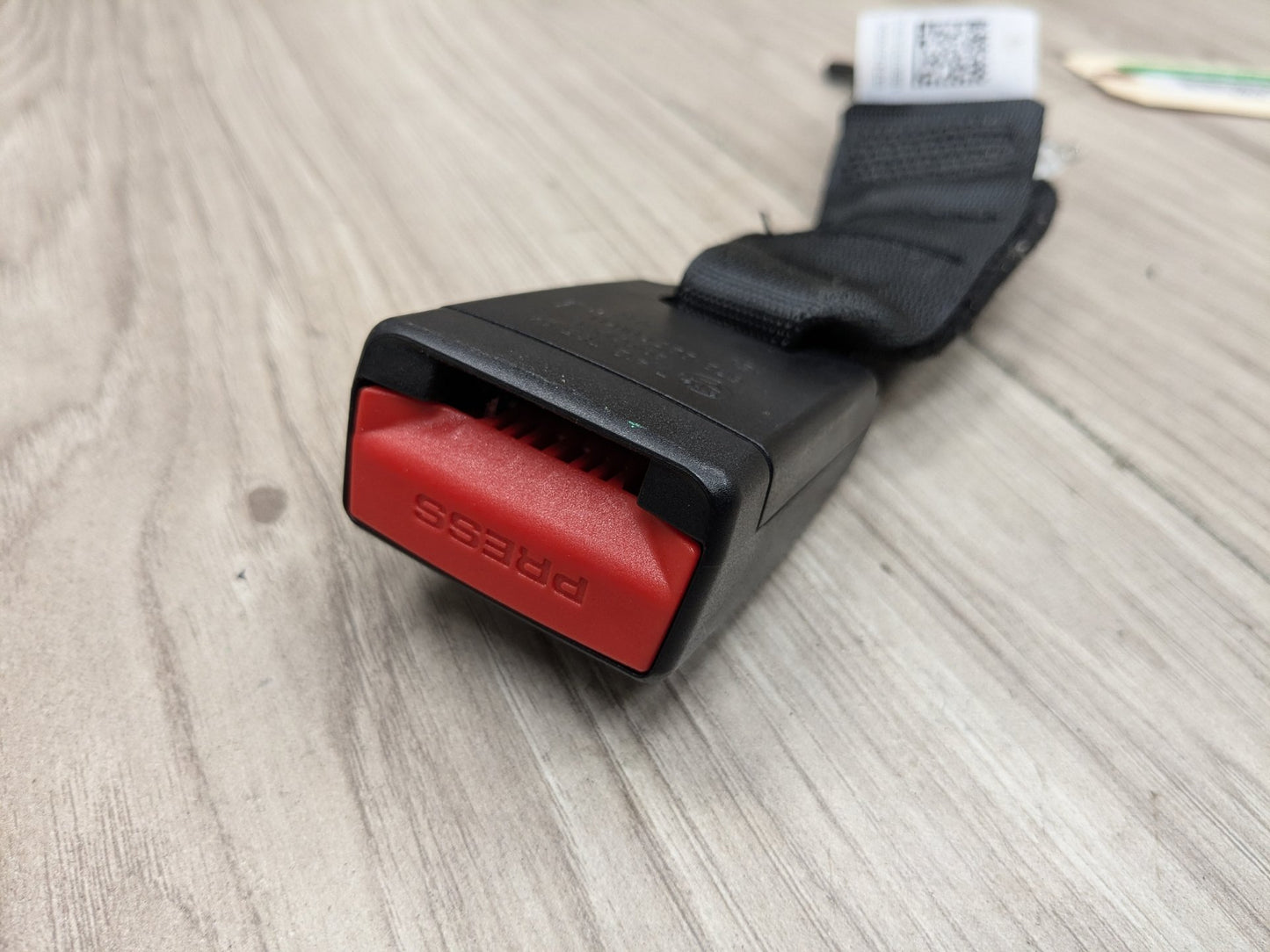 OEM BMW F90 M5 G30 530 540 M550 Rear Center Middle Seatbelt Seat Belt Buckle
