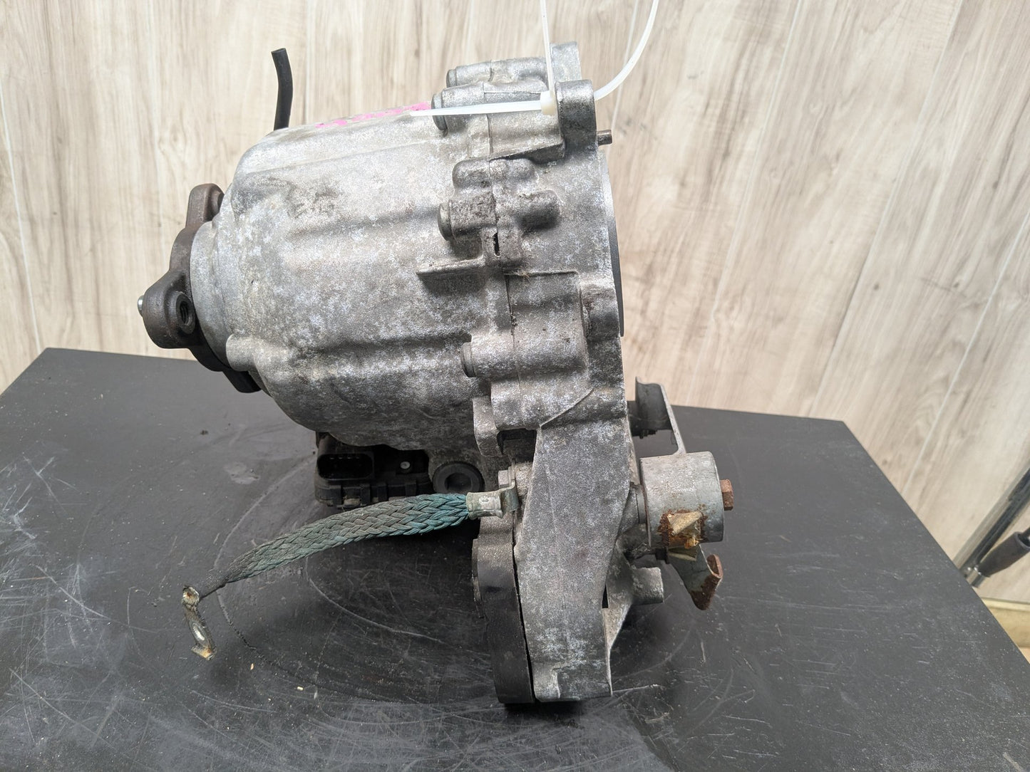 2013 BMW 750i N63B44O1 Transmission Transfer Case k 7649782