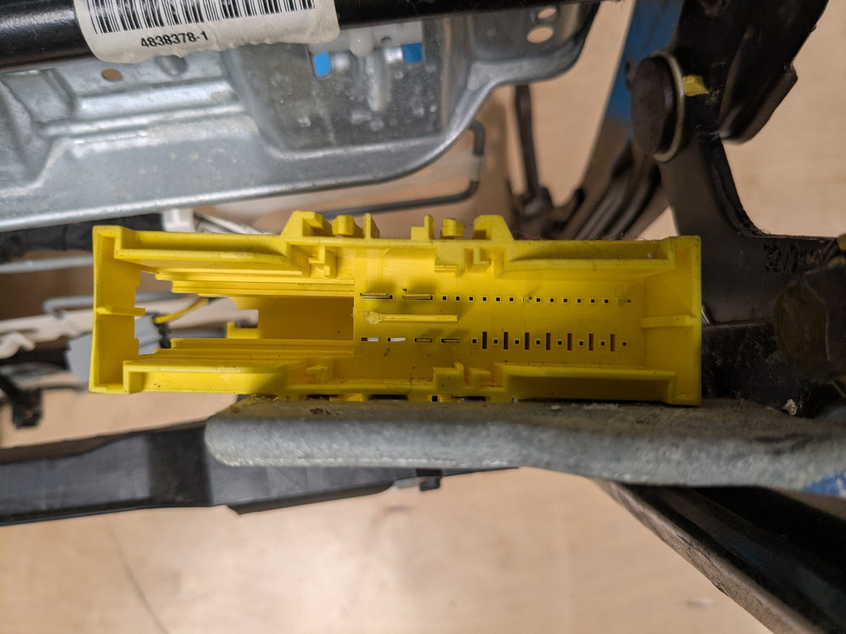 2014 BMW 320i F30 Front Right Passenger Seat Lower Track Frame Assembly 7243530