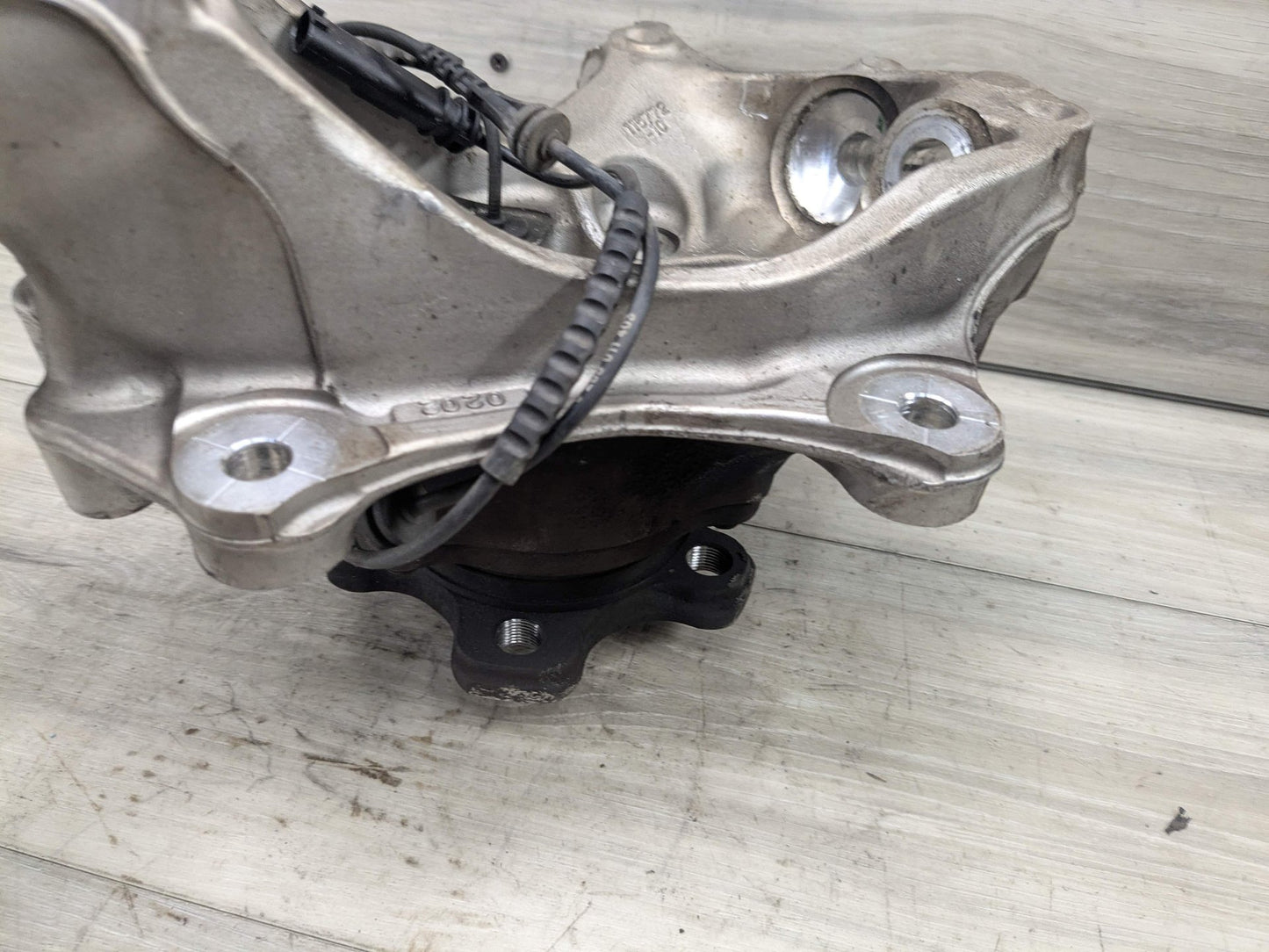19-25 OEM BMW G20 G22 G23 FRONT Left Driver Hub Spindle Knuckle Bearing RWD