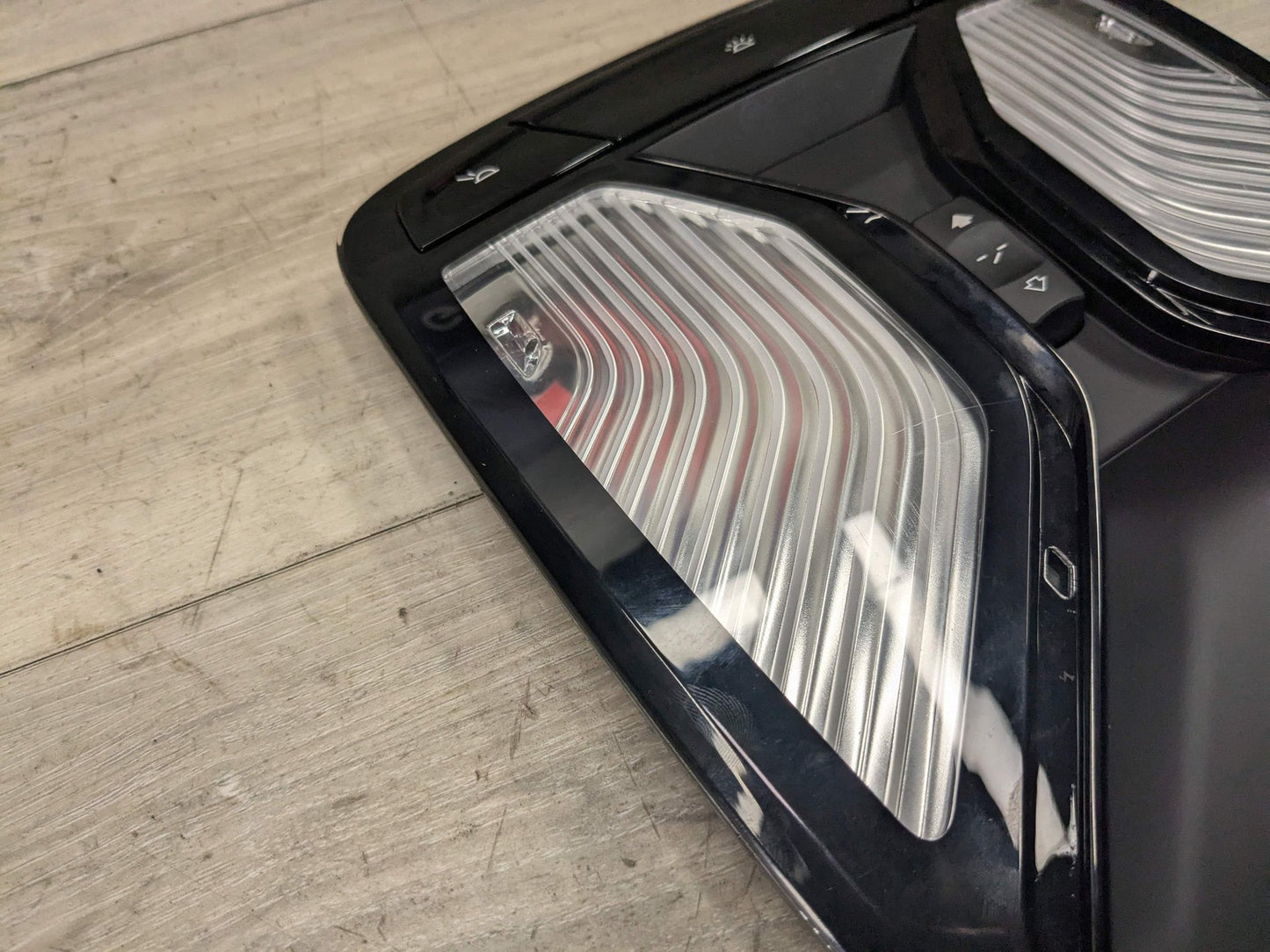 *OEM BMW G01 G02 G05 G30 X3 X4 X5 Headliner Roof Console Dome Light SOS Switch