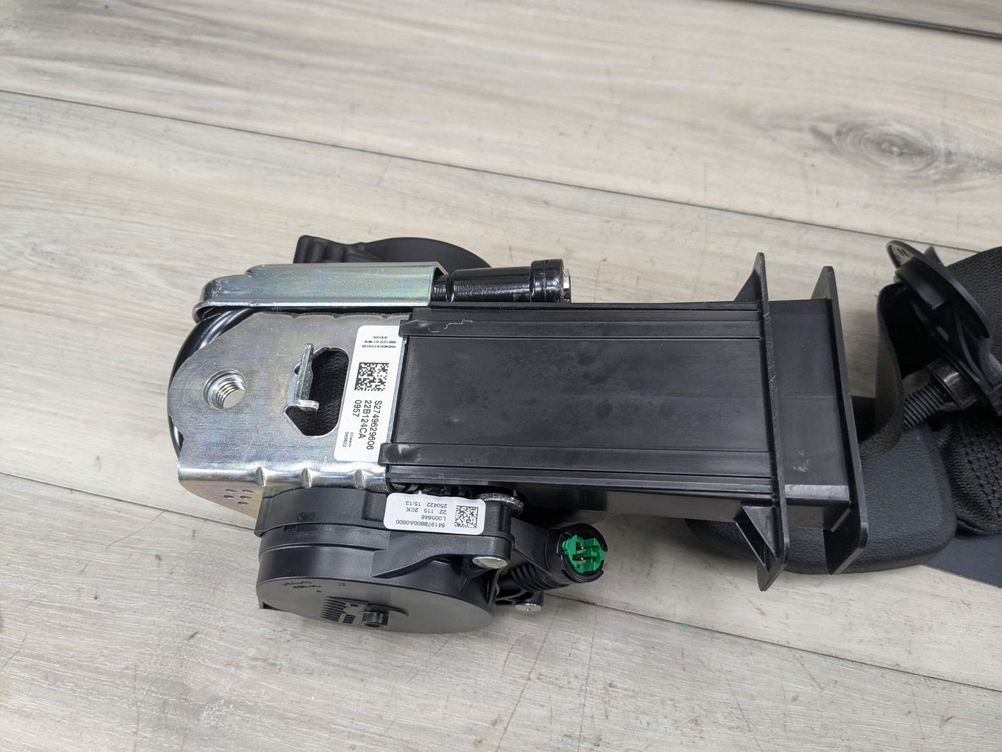 2022 BMW 430i G26 Front Right Passenger Seatbelt Seat Belt Retractor 7496296 19-24 OEM BMW G20 G26 G80 Front Right Passenger Seat Belt Seatbelt Retractor