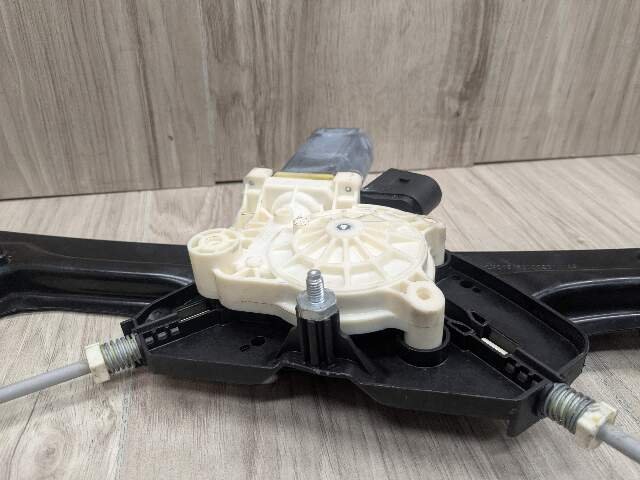 11-18 OEM BMW F25 F26 X3 X4 Front Left Driver Door Window Regulator Motor