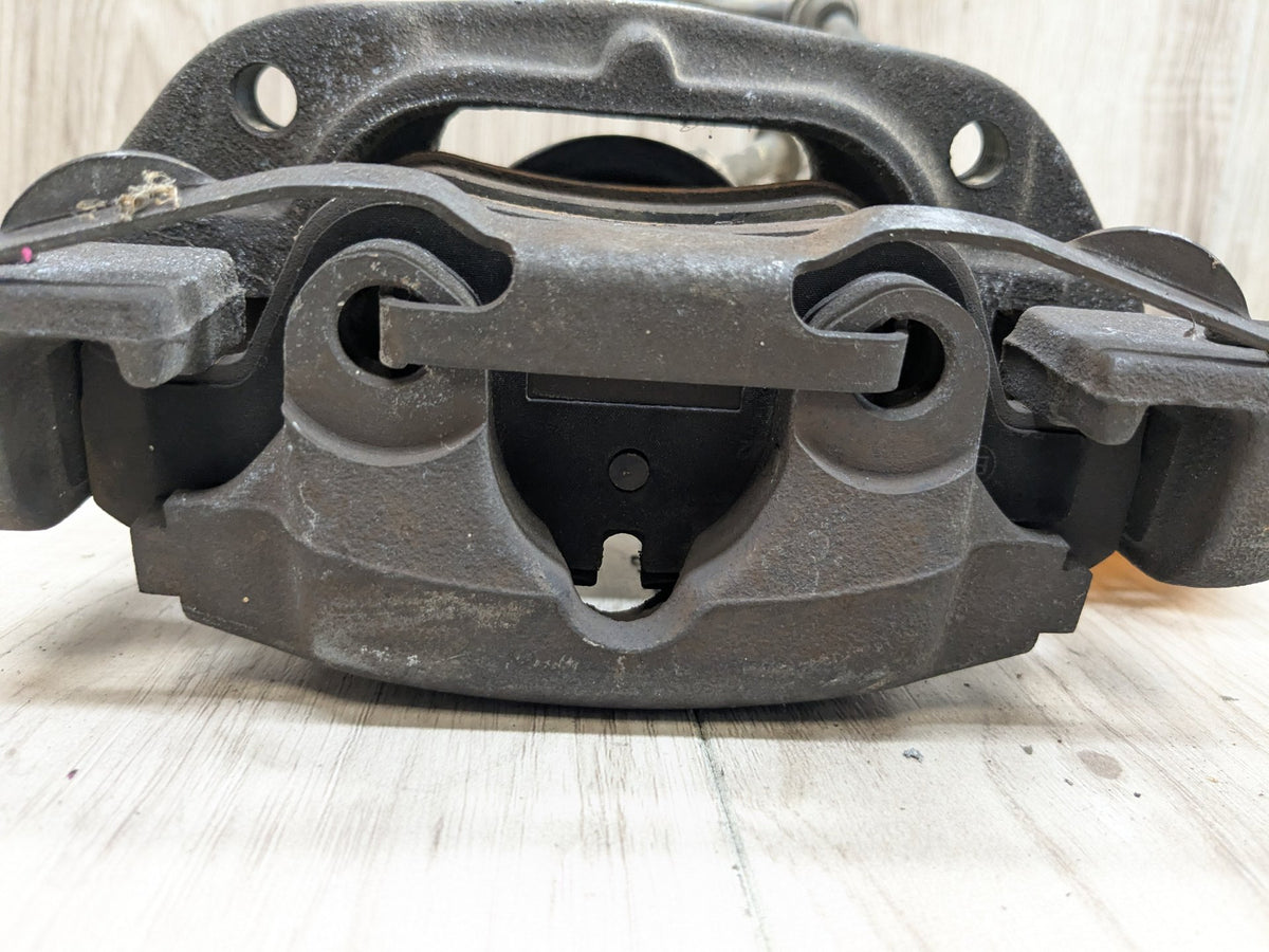 03-08 OEM BMW E85 2.5i Z4 Front Left Right Brake Calipers PAIR