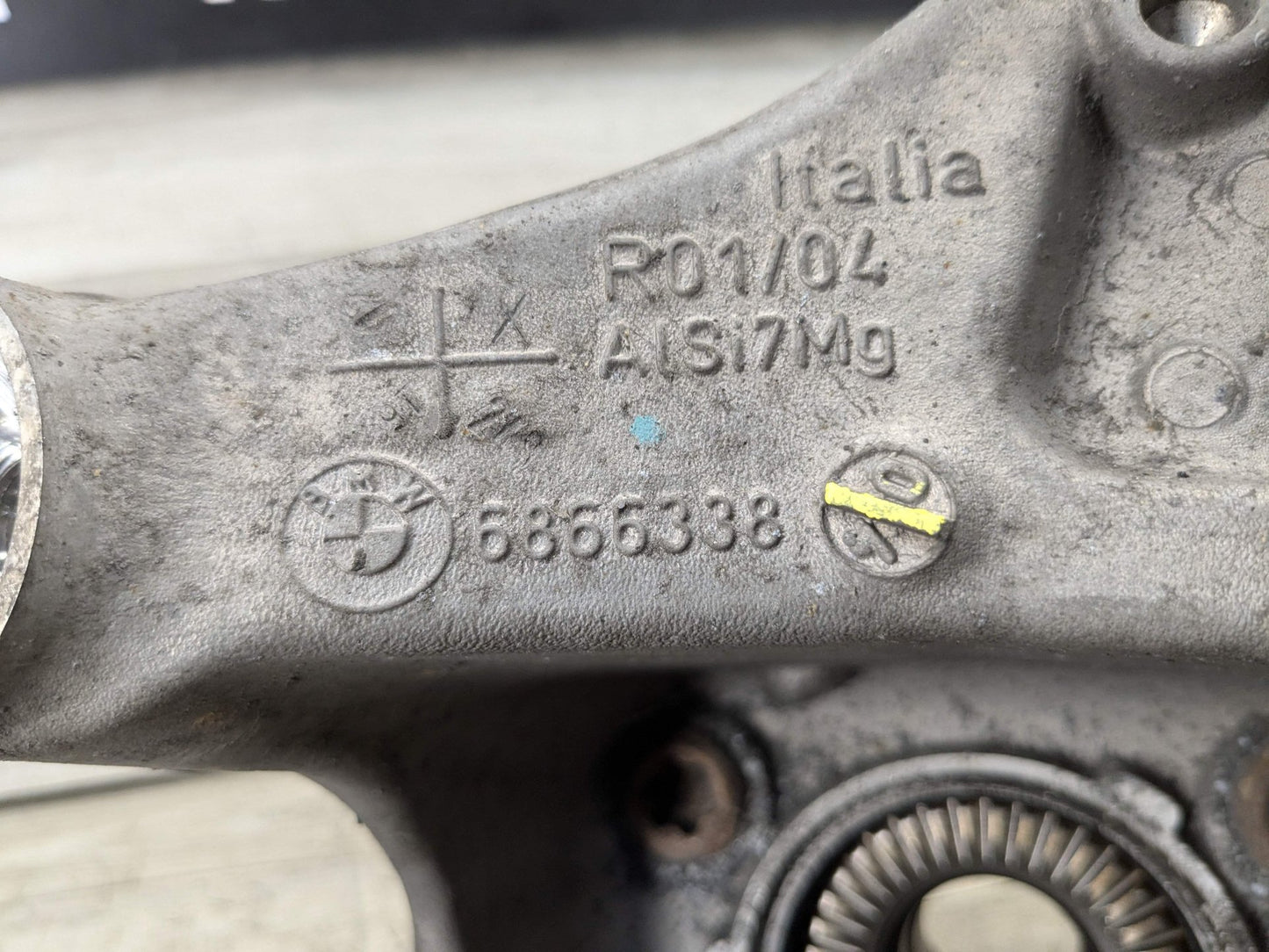 2017 BMW 540i G30 Rear Right Passenger Spindle Knuckle w/ Bearing 6866338 17-23 OEM BMW G30 530 540 M5550 REAR Right Passenger Hub Knuckle Bearing Carrier