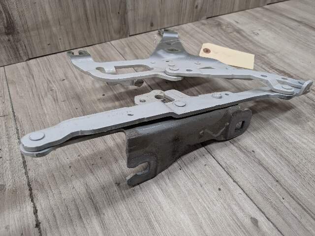 OEM BMW F15 F16 F85 F86 X5 X6 Left Right Hood Hinge Support Bracket SET White