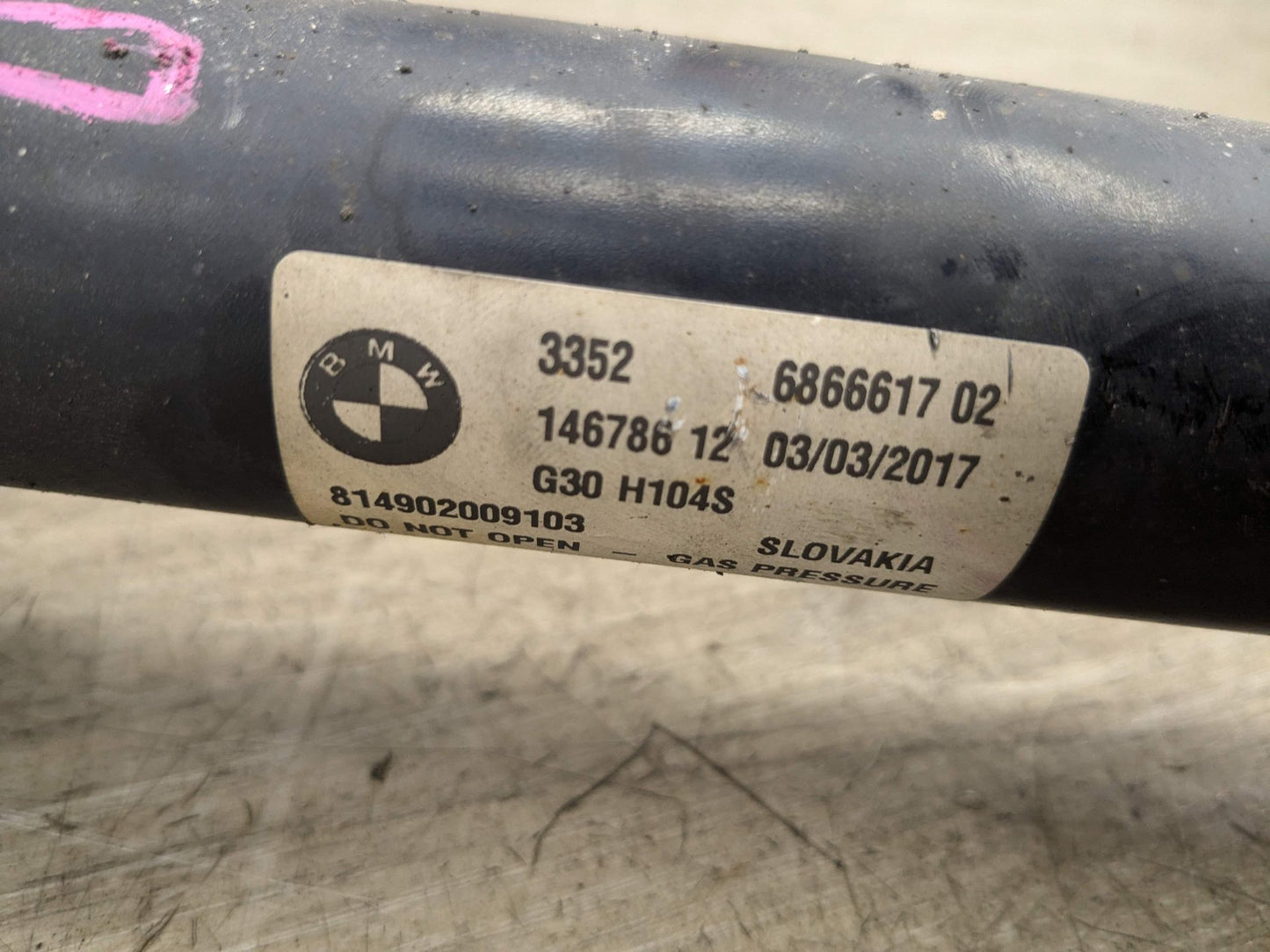 2017 BMW 540i G30 Rear Left Driver Spring Strut Shock Absorber 6866617 OEM BMW G30 530 540 REAR Left Right Side Suspension Strut Shock Absorber Spring