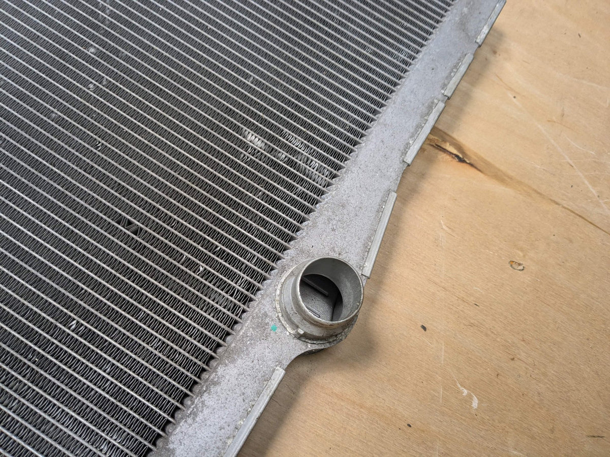 09-19 *NOTE* BMW X5M X6M Engine S63R Radiator Condenser Fan Shroud ASSEMBLY E70