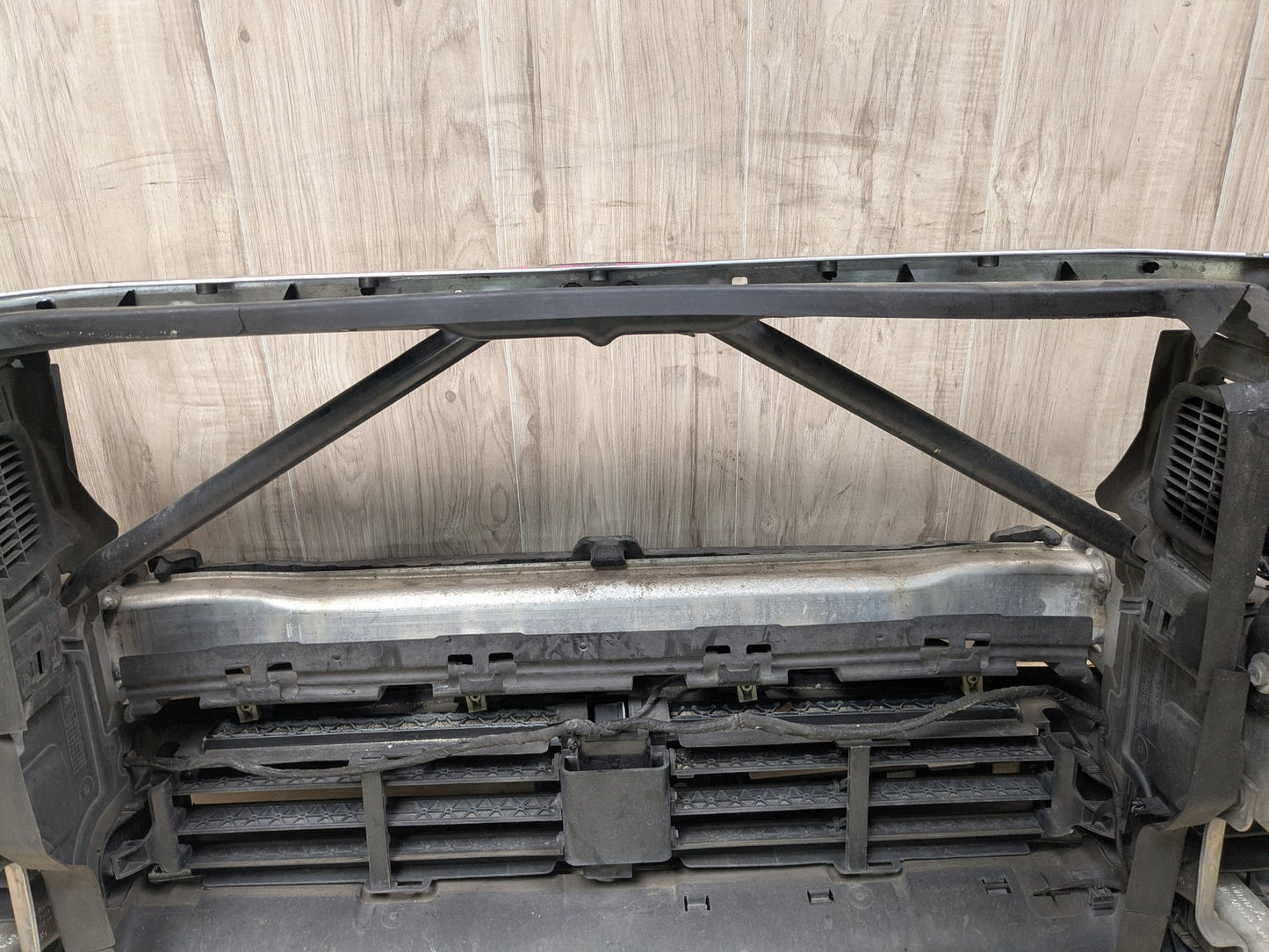 16-19 OEM BMW G11 G12 740 750 M SPORT Front Reinforcement Clip Radiator Support