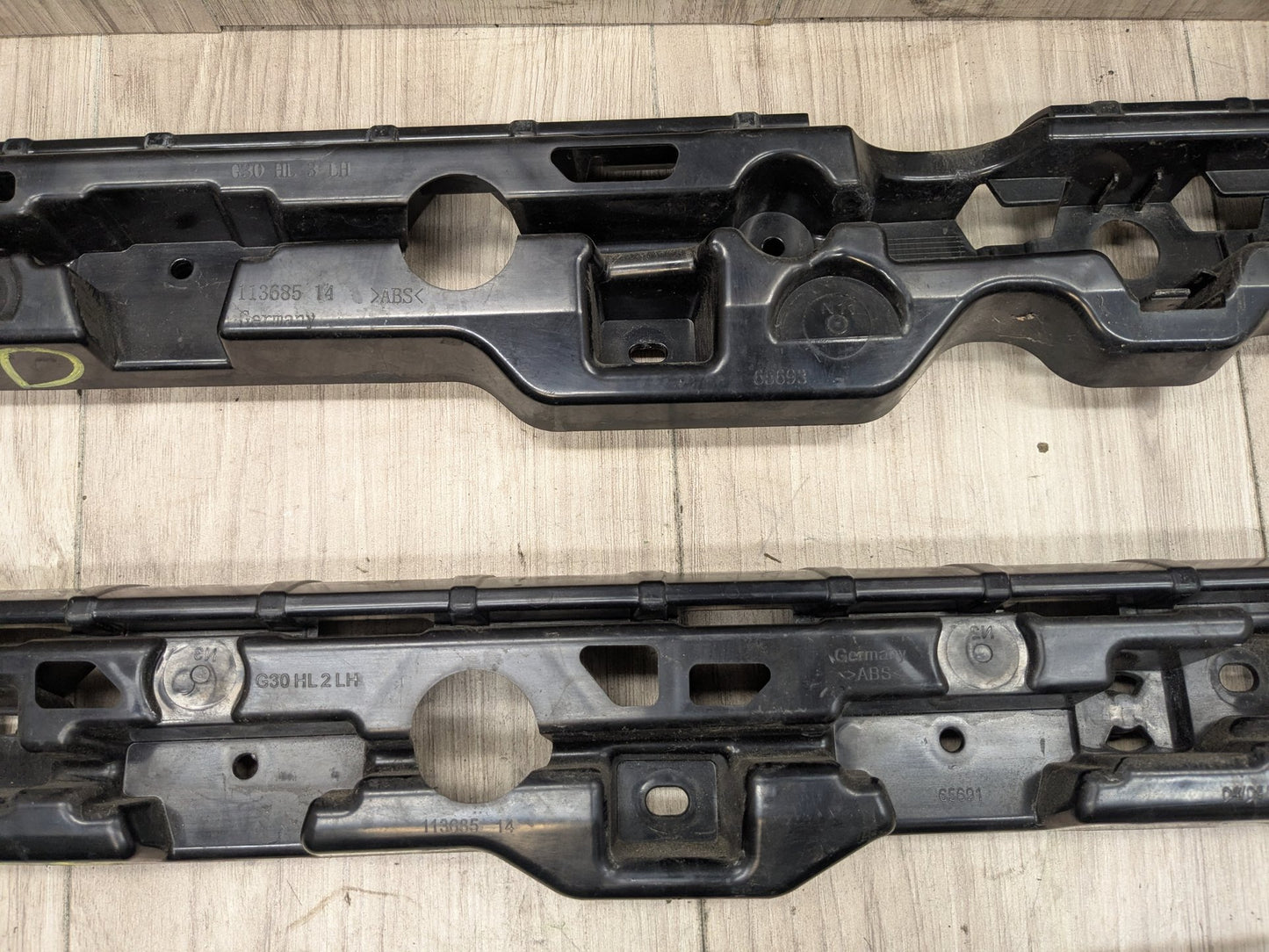 17-23 OEM BMW G30 F90 M5 Left Driver Side Skirt Rocker Panel Bracket SET