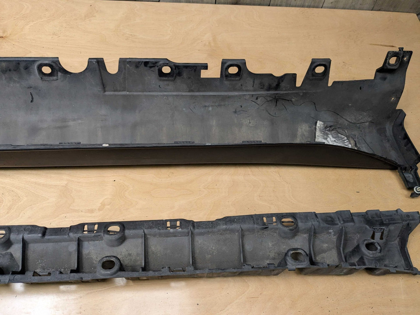 *14-18 OEM BMW F15 X5 Right Passenger Side Skirt Rocker Panel Molding w/ Bracket