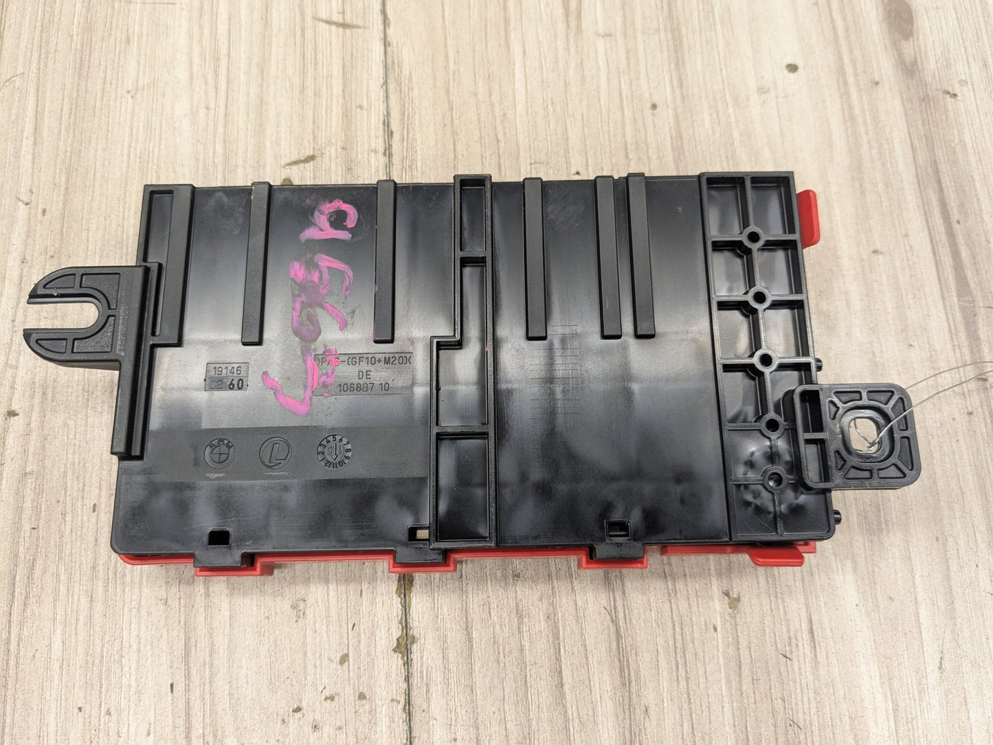 OEM BMW G11 G12 G14 G15 G16 G30 B+ Junction Terminal Power Relay Fuse Box