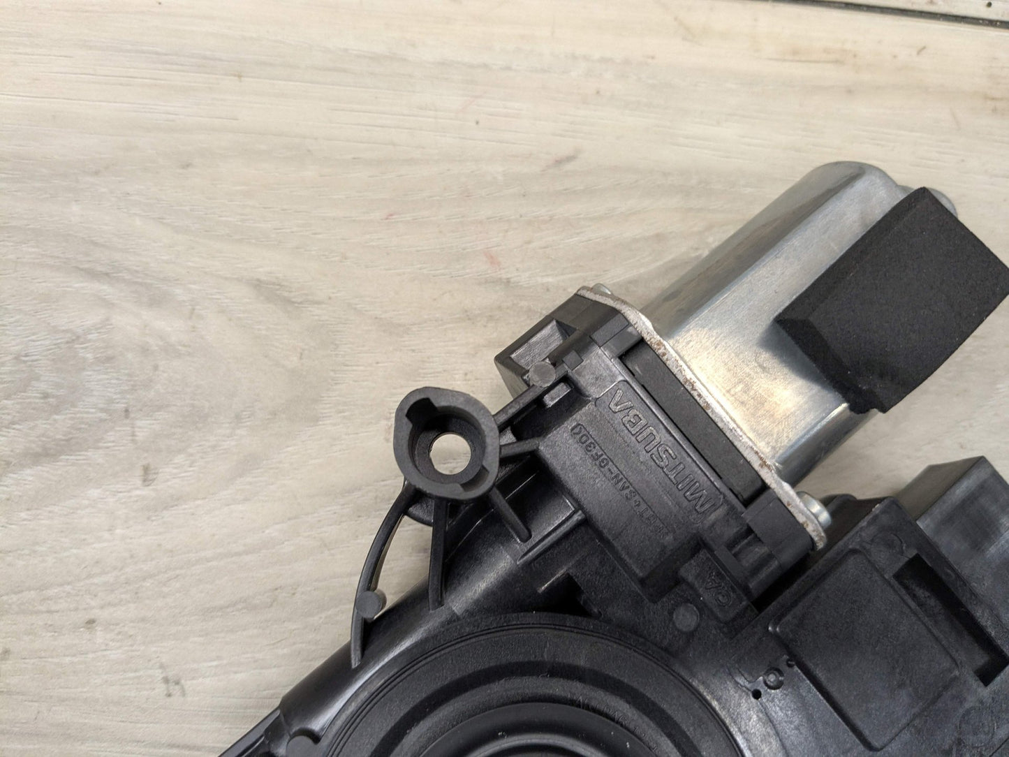 2021 BMW M340i G20 Front Left Driver Door Window Glass Regulator Motor 8498859 OEM BMW G20 G80 330 M340 M3 FRONT Left Driver Side Door Window Regulator Motor