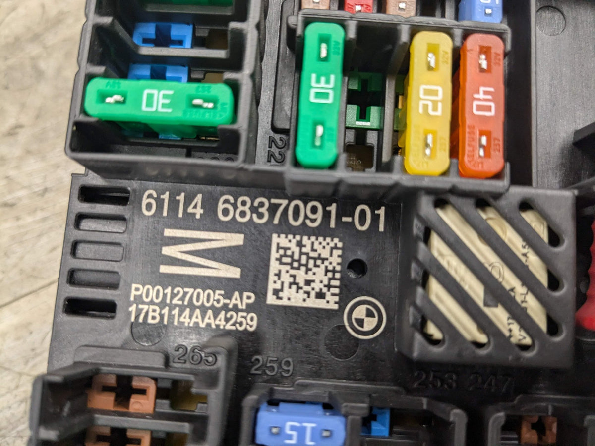 17-21 OEM BMW G30 F90 M5 G11 G12 G14 G15 Rear Power Distribution Fuse Box