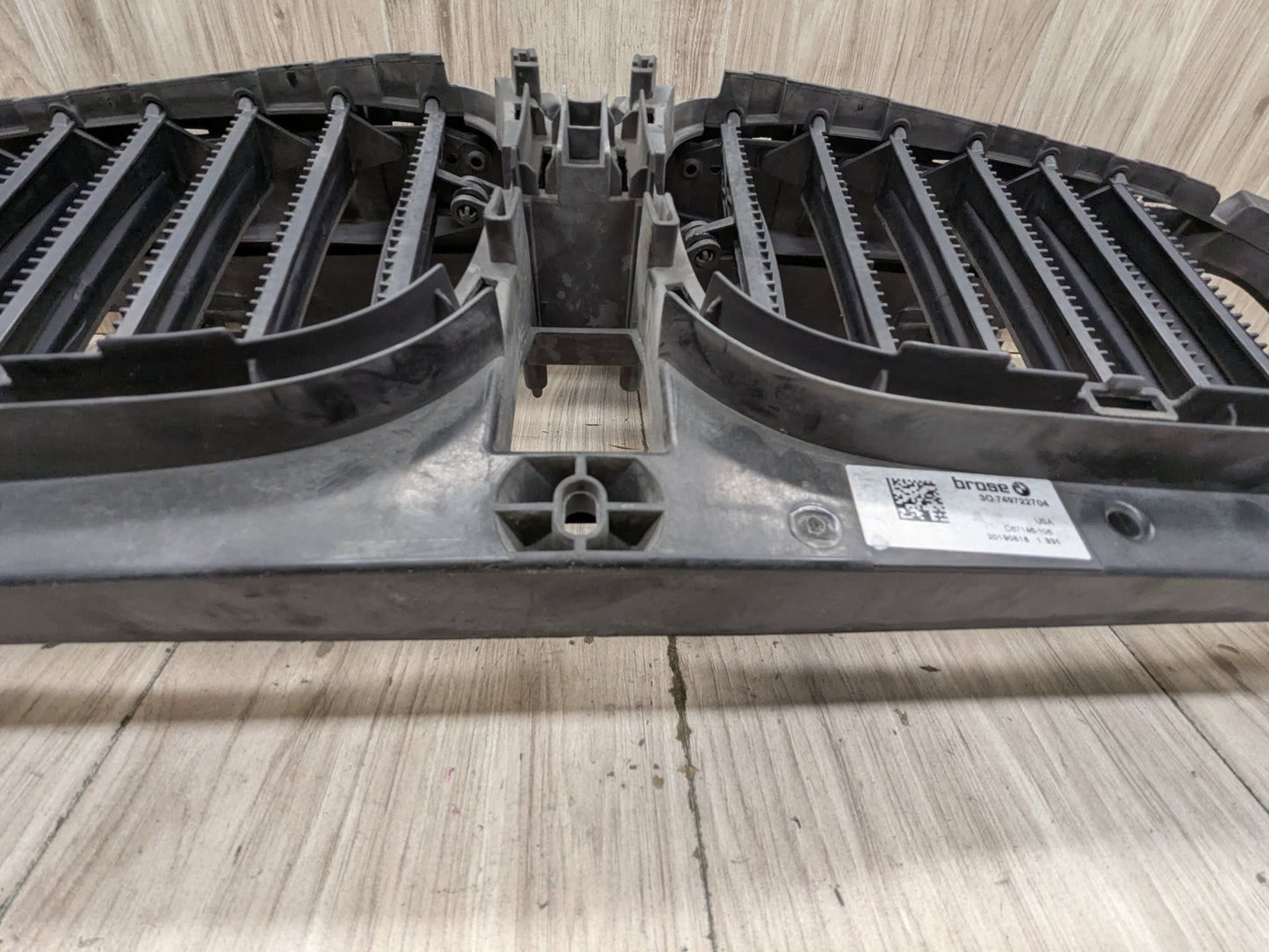 2019 BMW X3 G01 Front Bumper Radiator Air Flap Shutter 7497227