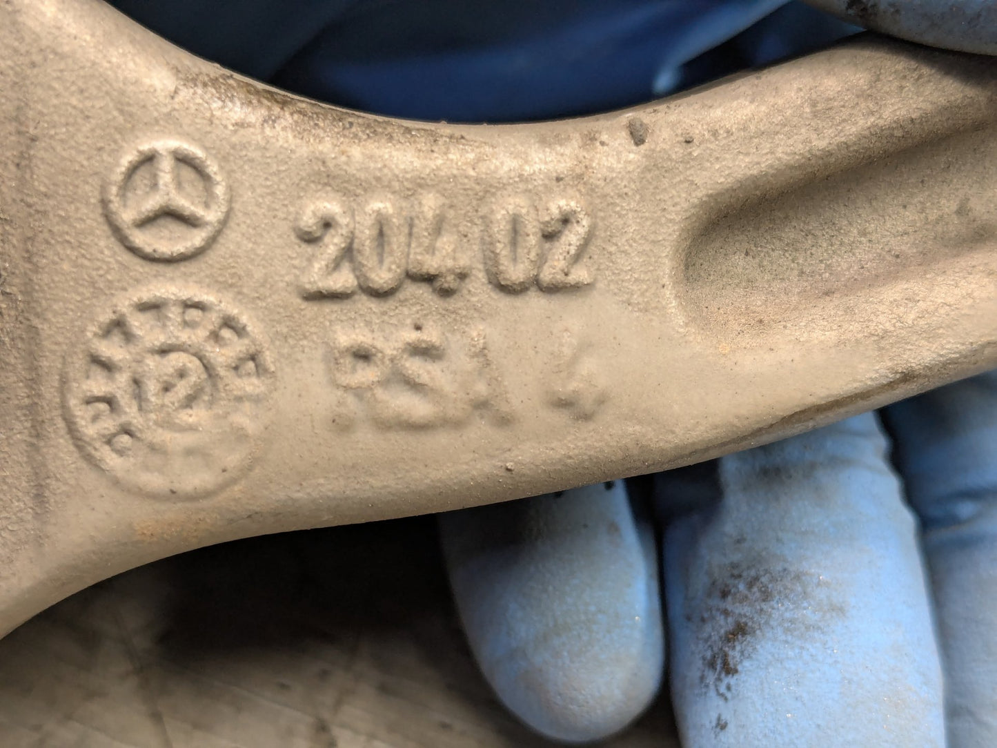 2009-2017 Mercedes-Benz E550 E-Class A207 Rear Left Driver Control Arms SET a2043521488