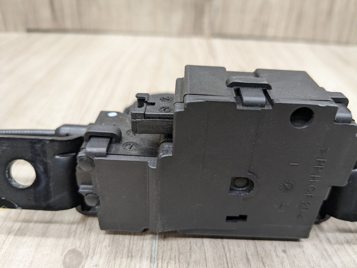 OEM BMW F22 F23 F87 228 230 M235 M240 Rear Trunk Lid Latch Lock Opener Actuator