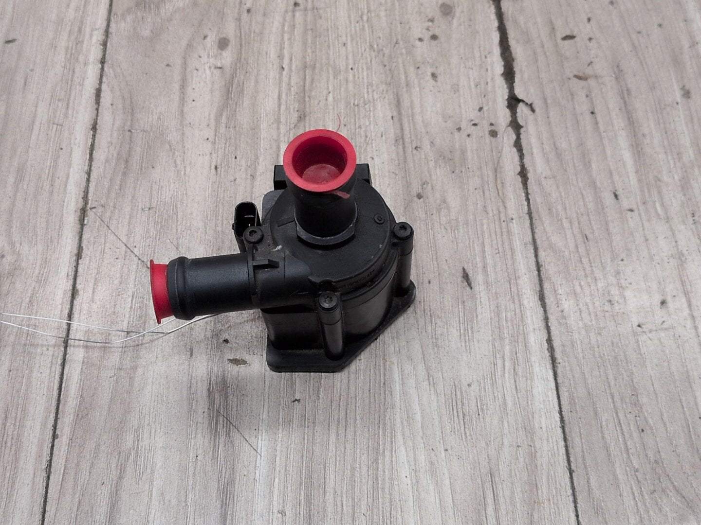 2008 - 2017 Audi S5 8T Engine Motor Cooling Auxiliary Water Pump 8K0819147A