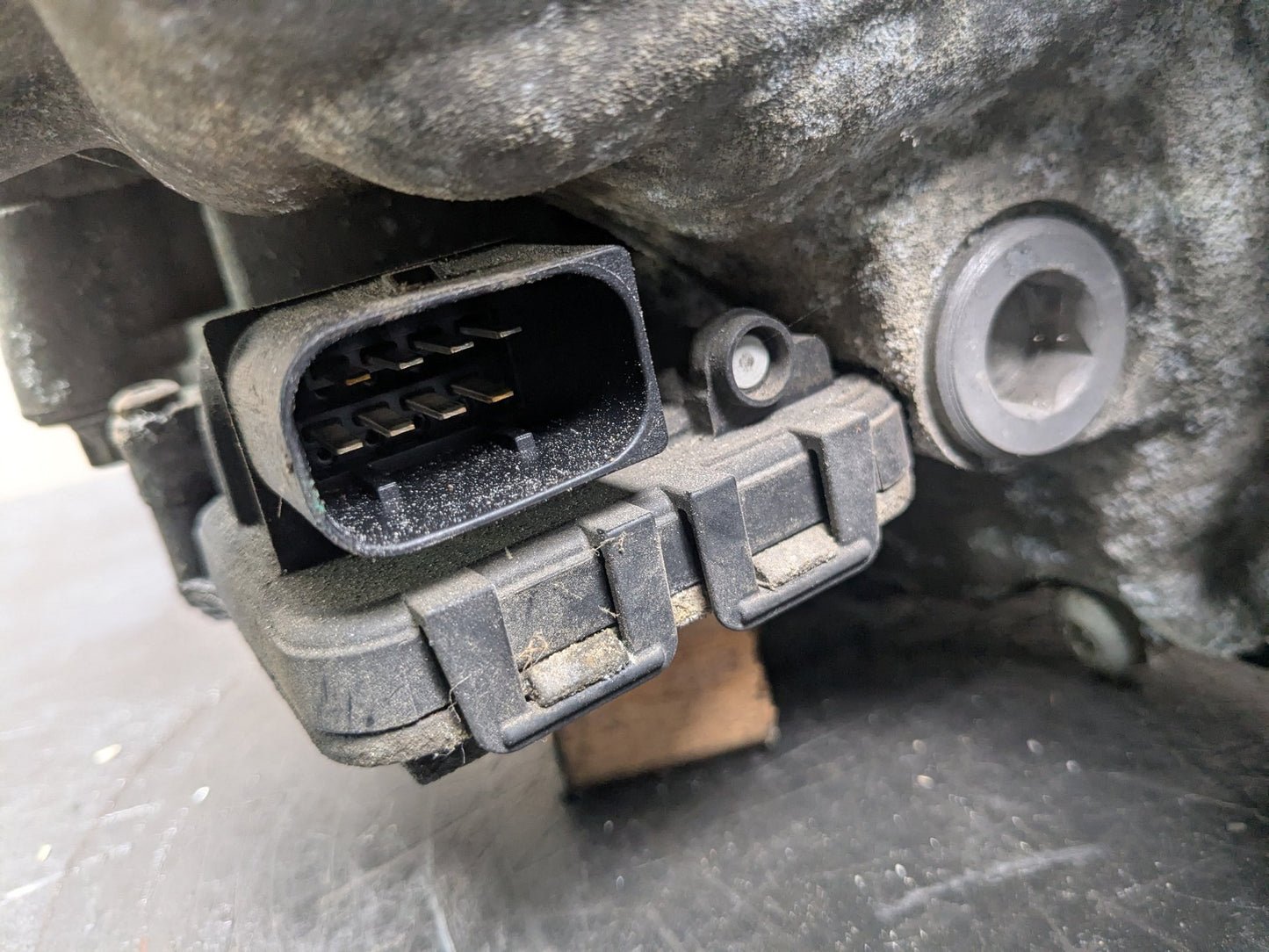2013 BMW 750i N63B44O1 Transmission Transfer Case k 7649782